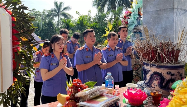 Viện KSND các huyện Ba Vì, Sóc Sơn, Đông Anh thực hiện chuỗi hoạt động thiết thực và ý nghĩa tri ân người có công với cách mạng